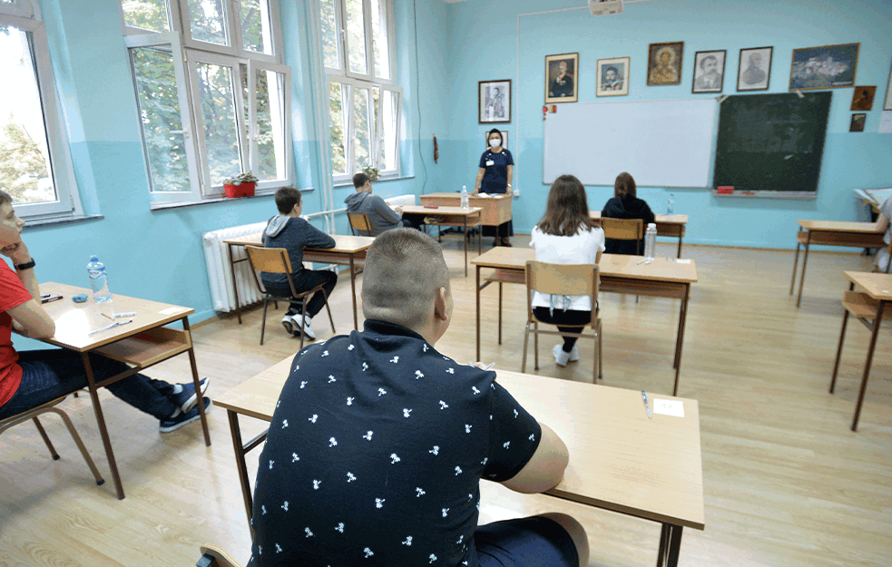 Malim maturantima stigla rešenja: Kako ste uradili test iz srpskog jezika ? (FOTO)
